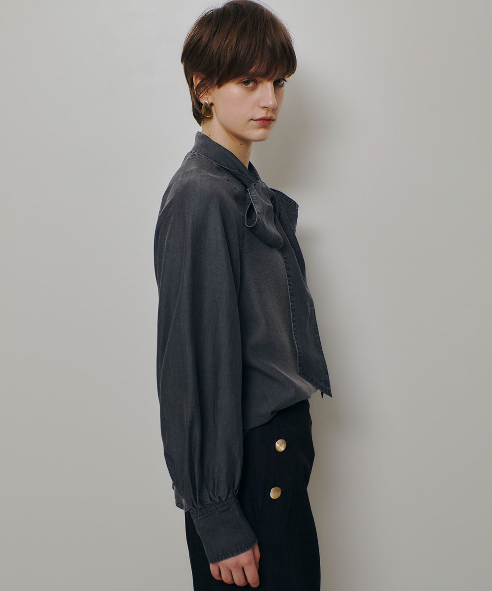 allureville 【WEB・一部店舗別注】デニムボウブラウス ブラック系 (98)