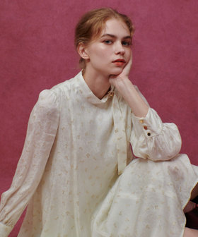 LOULOU WILLOUGHBY 梨地ダブルフレアーワンピース　サイズ2 LOULOU WILLOUGHBY 梨地ダブルフレアーワンピース 2（染みあり