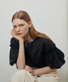 allureville - 【23年AW】allureville【定価:24,200円】パフスリーブブラウス 23年AW】allureville【定価:24,200円】パフスリーブブラウス