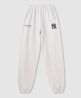 【SPORTY&RICH(スポーティーアンドリッチ)】YANKEES SERIF SWEATPANT