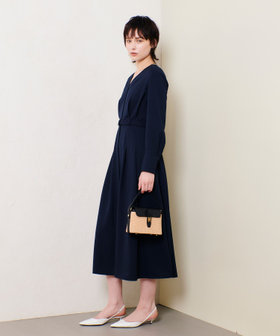 Vネックタックワンピース|allureville OFFICIAL SITE / ONLINE