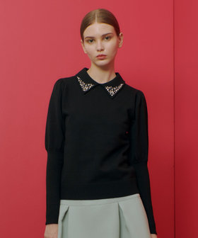 LOULOU WILLOUGHBY ビジュー襟セーター LOULOU WILLOUGHBY】衿ビジューパフスリーブプルオーバー|allureville