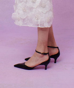 【LOULOU WILLOUGHBY】ポインテッドアンクルパンプス