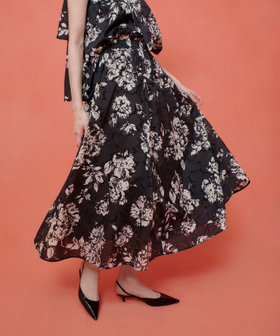 LOULOU WILLOUGHBY】モノトーンフラワー刺繍フレアスカート