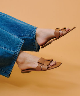 DI GAIA(ディガイア)】TOTEME FLAT SANDAL|allureville OFFICIAL SITE