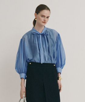 スリーブコンシャスブラウス