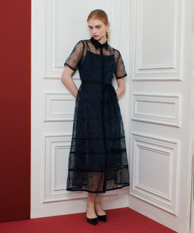 LOULOU WILLOUGHBY】オーガンジーフラワー刺繍ワンピース