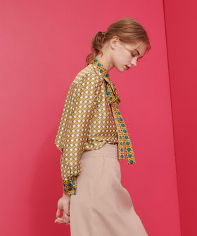 【LOULOU WILLOUGHBY】ボウタイ、衿胸元プリーツピンク系ブラウス2 trim_ofalv_item7c358d38190511f
