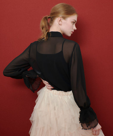 【LOULOU WILLOUGHBY】レタード刺繍ブラウス