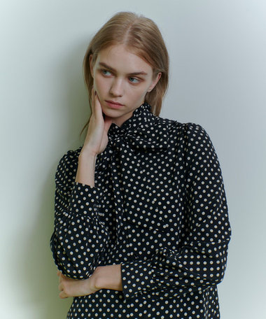 ◇【LOULOU WILLOUGHBY】デシンドットフリルボウタイブラウス