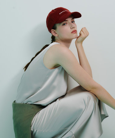 サテンタンクブラウス