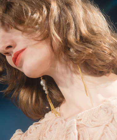 【PERRINE TAVERNITI(ペリーヌ タヴェルニティ)】 LEADRE PEARL EARRINGS