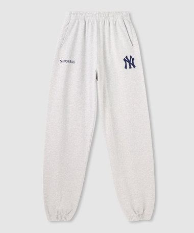 【SPORTY&RICH(スポーティーアンドリッチ)】YANKEES SERIF SWEATPANT