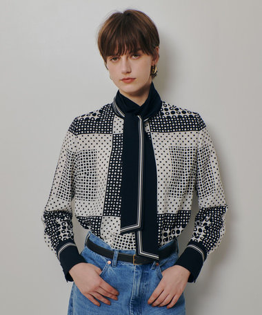 幾何プリントボウタイブラウス