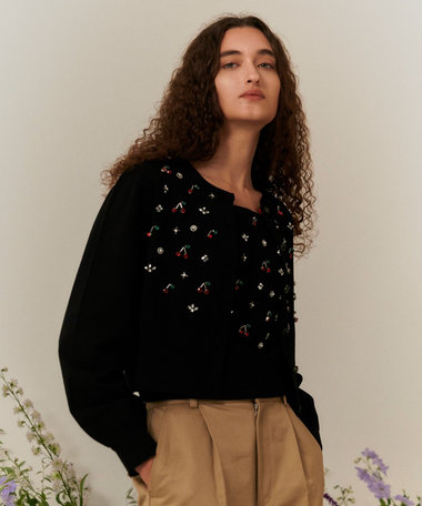 美品ルルウィルビー黒パフスリーブビジュー付きニットブルゾン24ss2アルアバイル LOULOU WILLOUGHBY】CHERRYビジューカーディガン|allureville OFFICIAL