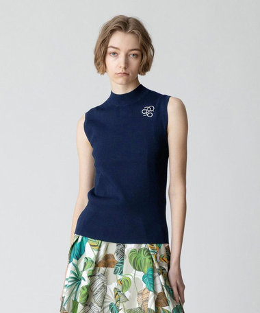 バック釦ディティールプルオーバー