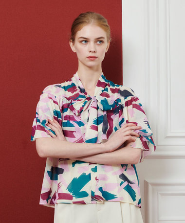 【LOULOU WILLOUGHBY】ブラッシュプリントブラウス