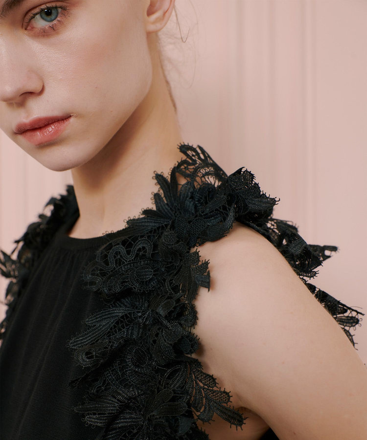 LOULOU WILLOUGHBY 【LOULOU WILLOUGHBY】アームレースプルオーバー ブラック (95)