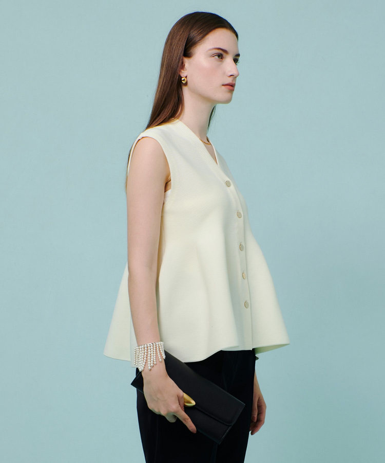 allureville ペプラムジレ オフホワイト (02)