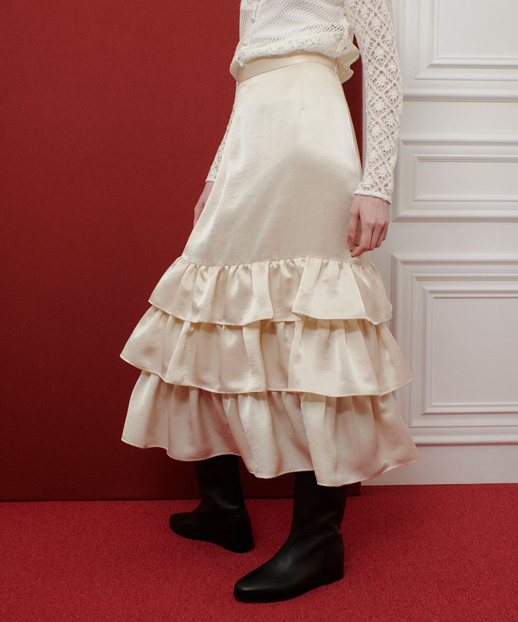 LOULOU WILLOUGHBY 【LOULOU WILLOUGHBY】トリアセサテンティアードスカート アイボリー (04)