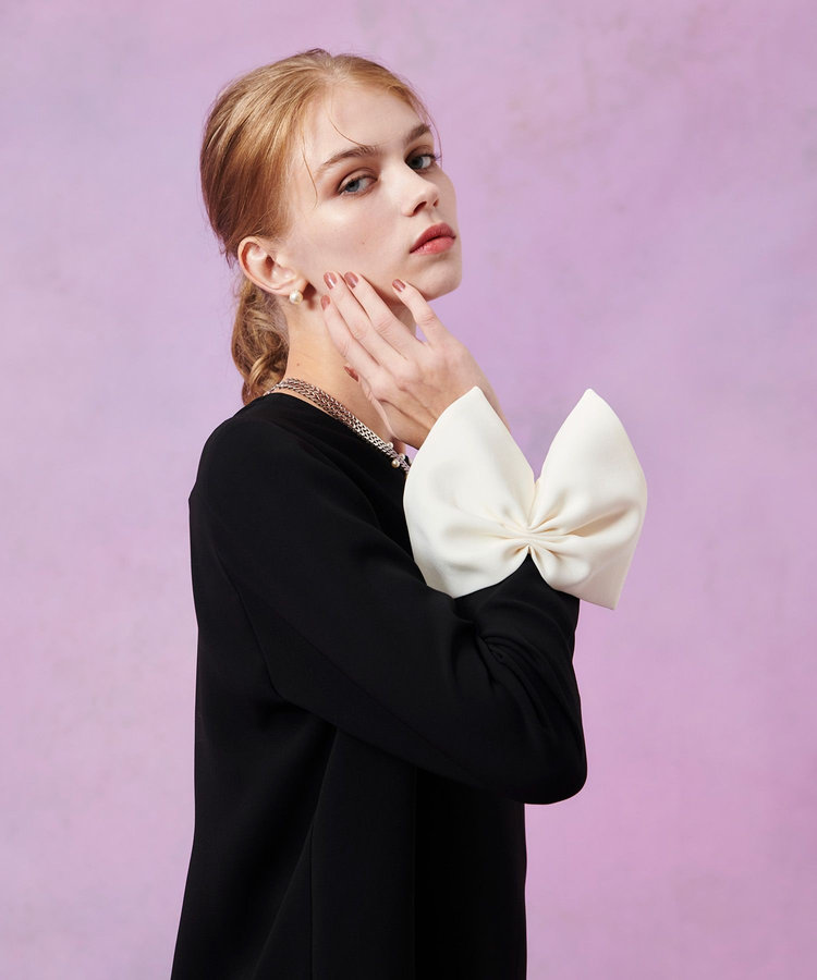 LOULOU WILLOUGHBY 【LOULOU WILLOUGHBY】ダブルクロス袖リボンブラウス ブラック系 (98)