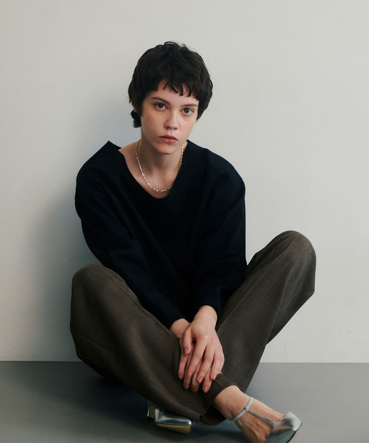 allureville ブークレーダンボールクロップドプルオーバー ブラック (95)