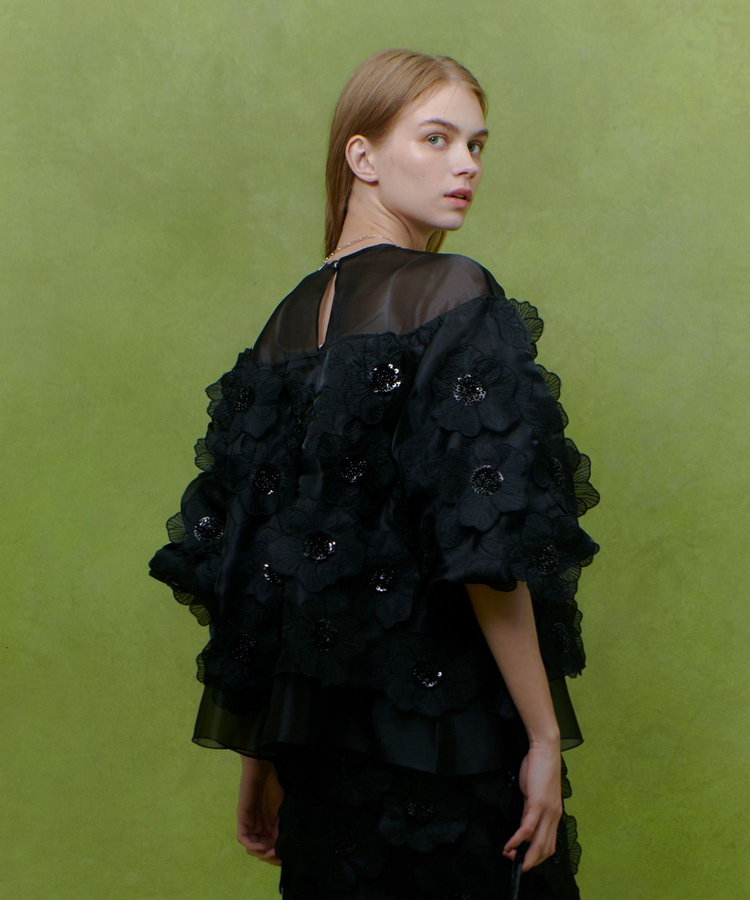 LOULOU WILLOUGHBY 【LOULOU WILLOUGHBY】オーガンフラワーブラウス ブラック (95)