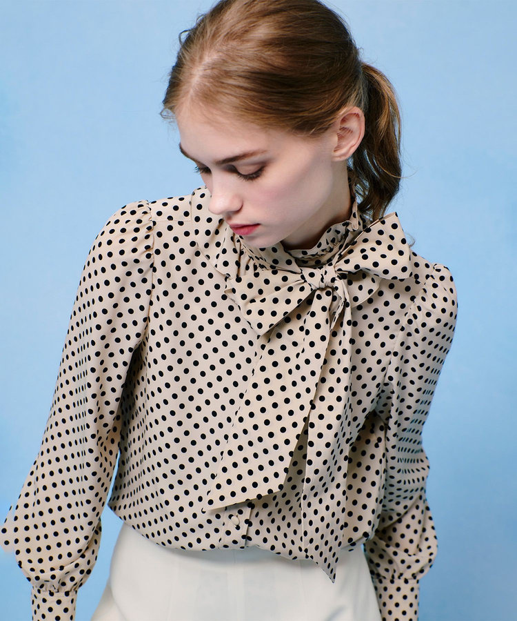 LOULOU WILLOUGHBY 【LOULOU WILLOUGHBY】◇デシンドットフリルボウタイブラウス ライトベージュ (12)