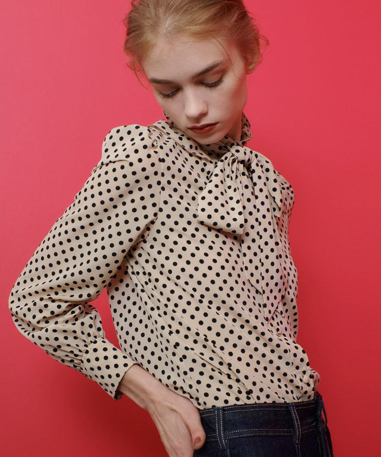 LOULOU WILLOUGHBY 【LOULOU WILLOUGHBY】◇デシンドットフリルボウタイブラウス ライトベージュ (12)