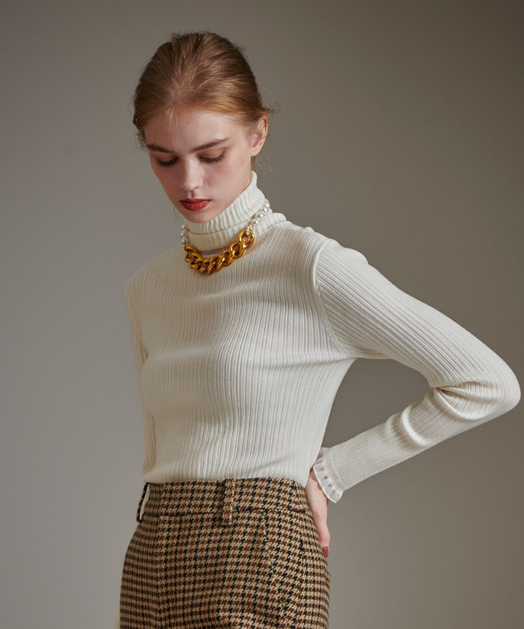 LOULOU WILLOUGHBY 【LOULOU WILLOUGHBY】ハーフチューブラータートルプルオーバー オフホワイト (02)