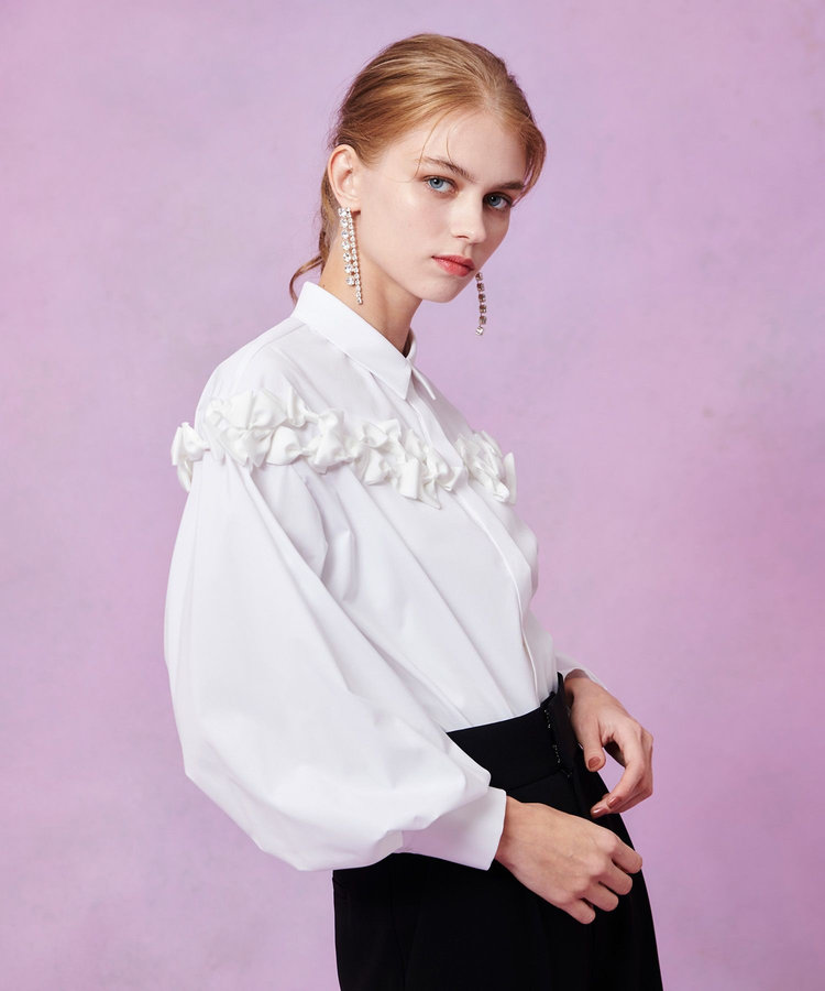 LOULOU WILLOUGHBY WEB限定【LOULOU WILLOUGHBY】メニーリボンパフスリーブシャツ オフホワイト (02)