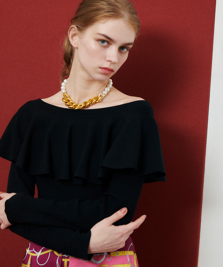 LOULOU WILLOUGHBY 【LOULOU WILLOUGHBY】ラッフルオフショルプルオーバー ブラック (95)