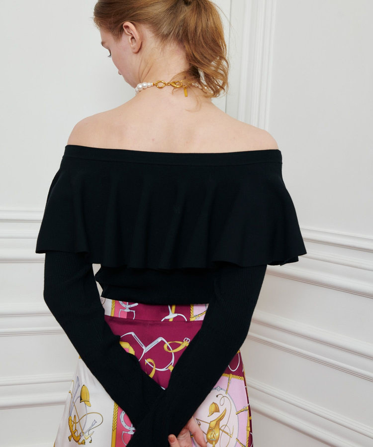 LOULOU WILLOUGHBY 【LOULOU WILLOUGHBY】ラッフルオフショルプルオーバー ブラック (95)