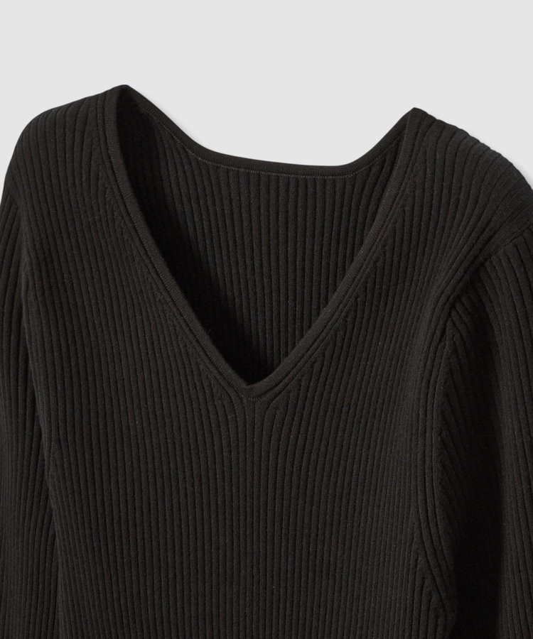 allureville 袖釦Vネックプルオーバー ブラック (95)