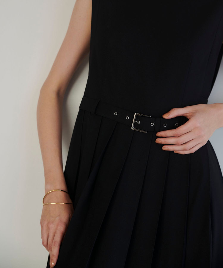 allureville 【allureville×otona MUSE】TRトロサイドスリットプリーツワンピース ブラック (95)