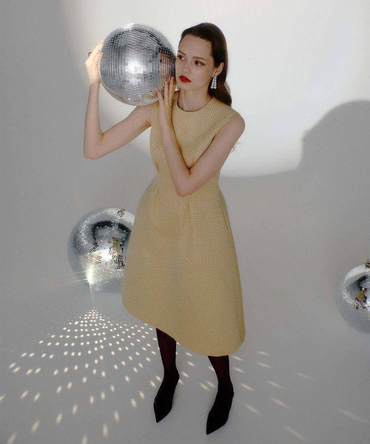 LOULOU WILLOUGHBY 【LOULOU WILLOUGHBY】スパークルジャガードノースリーブワンピース イエロー (21)